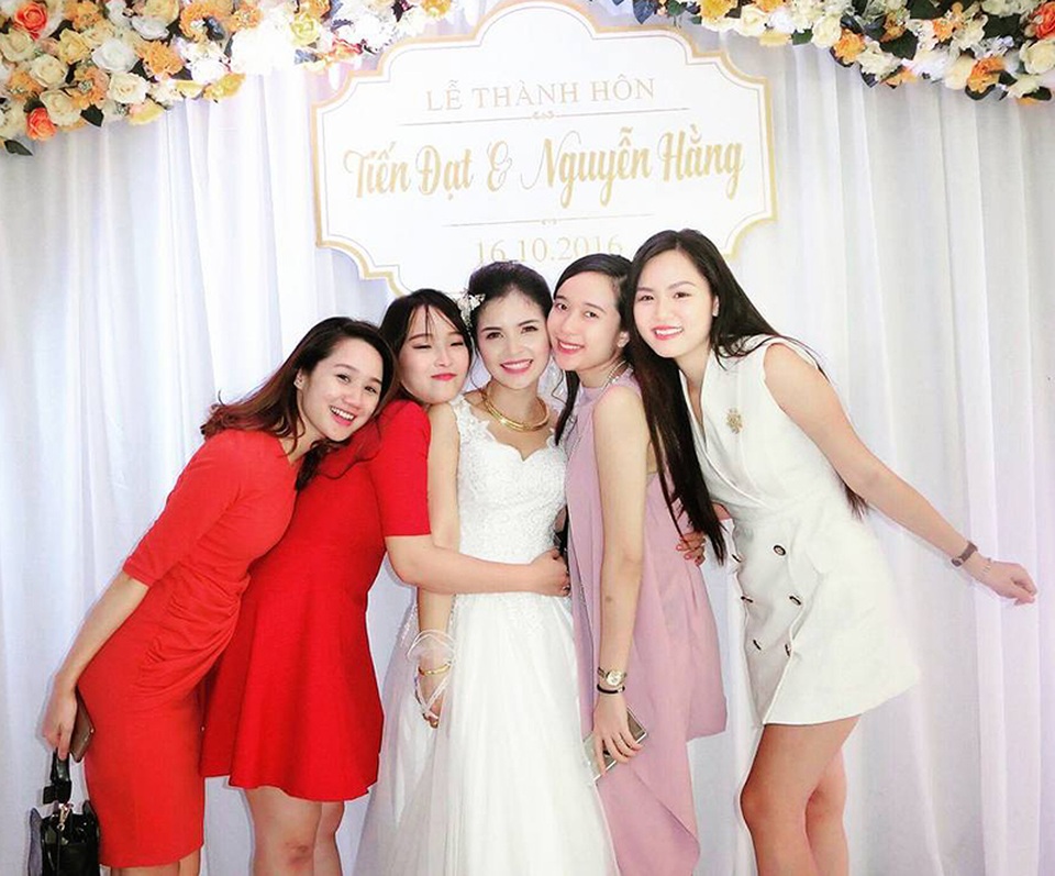 Dàn hoa khôi, mỹ nhân tưng bừng dự đám cưới MC "Chị Kính Hồng" xinh đẹp - 10 Dàn hoa khôi, mỹ nhân tưng bừng dự đám cưới MC "Chị Kính Hồng" xinh đẹp - 10