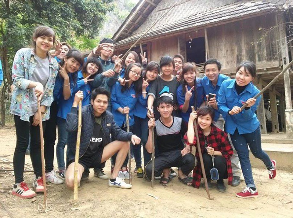 Rủi ro trên đường tình nguyện - 2 Các thành viên CLB Tôi yêu đồng bào tôi Hà Nội