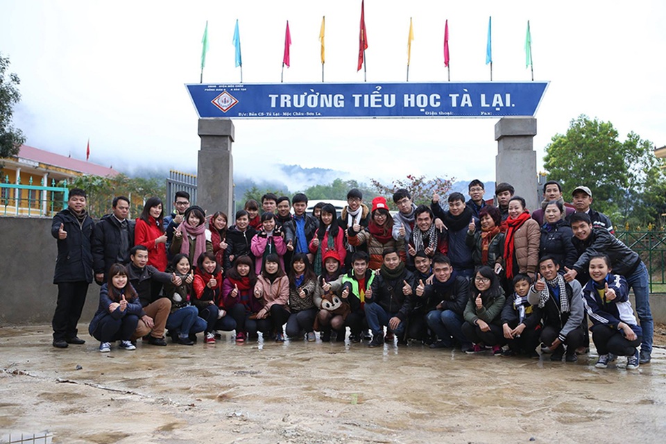 Rủi ro trên đường tình nguyện - 1 Chuyến từ thiện của CLB Tôi yêu đồng bào tôi Hà Nội tại Trường tiểu học Tà Lại, bản C5, Xã Tà Lại, Huyện Mộc Châu, Sơn La tháng 10/2015 (Ảnh minh hoạ)