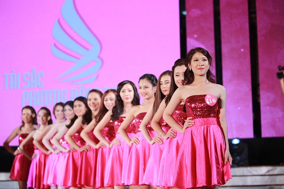 12 nữ sinh xinh đẹp góp mặt trong đêm chung kết Tài sắc Phương Đông.