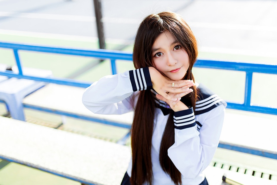 “Hot girl mắt to” sinh năm 1999 đóng phim từ khi 5 tuổi - 6 Ngoài diễn xuất, Quỳnh còn cớ sở thích làm người mẫu ảnh, đàn và hát. Ước mơ trong tương lai của Quỳnh là thi đậu vào Học viện An ninh Nhân dân và trở thành nữ cảnh sát.