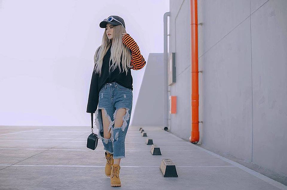 Trâm được xem là một quý cô sành điệu, có nhiều người theo dõi trên mạng xã hội. Trang Facebook cá nhân của Trâm có khoảng 290.000 lượt theo dõi.