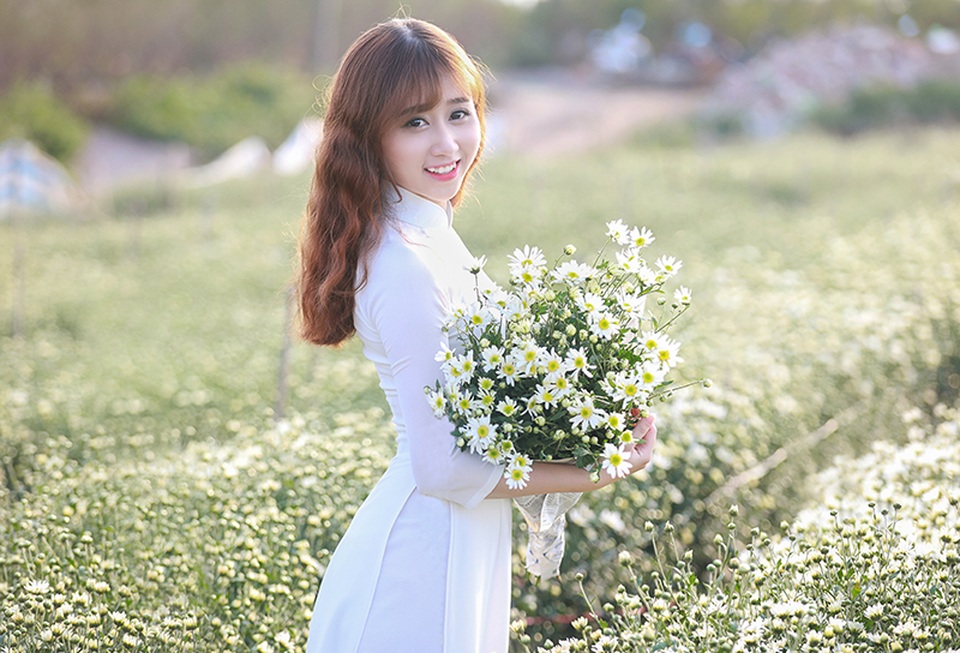 Hoa khôi trường Dược khoe vẻ ngọt ngào bên cúc họa mi - 5 Ngoài ra, cô còn mong ước sẽ có thể theo đuổi đam mê nhiếp ảnh và làm đồ handmade của mình.