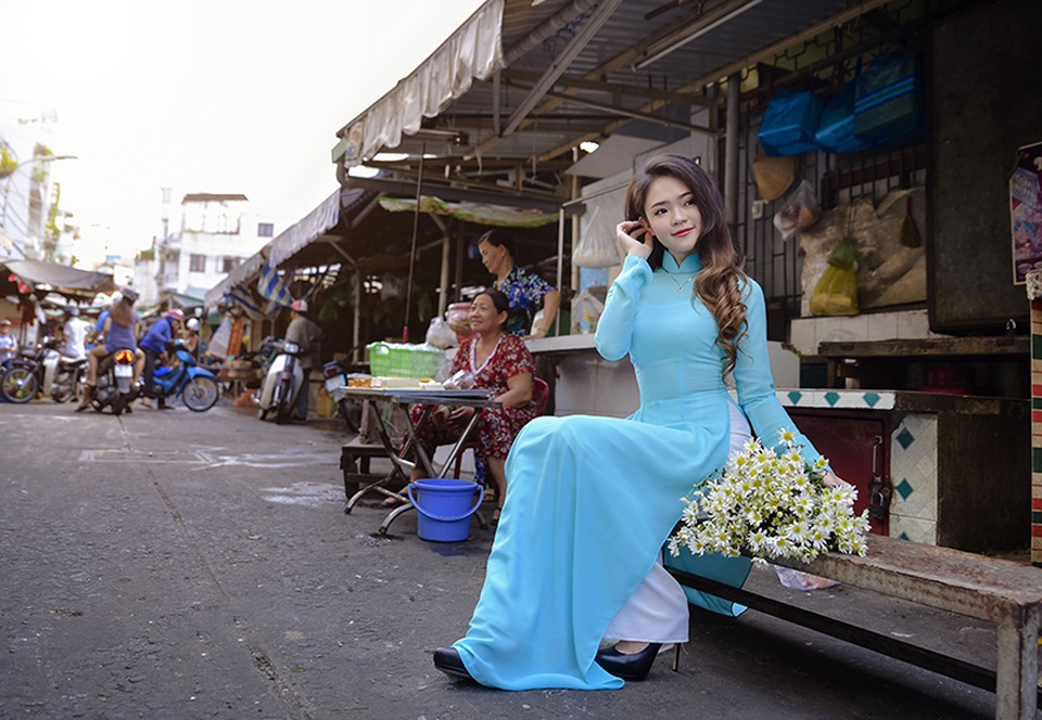 Cúc họa mi Hà Nội khoe sắc bên thiếu nữ Sài Gòn - 5 Trong tương lai, Như Thơ sẽ cố gắng tốt nghiệp Đại học với thành tích tốt nhất, đồng thời cô bạn cũng sẽ dành thời gian trao dồi kiến thức cũng kĩ năng để có thể bản lĩnh bước chân trên con đường nghệ thuật.