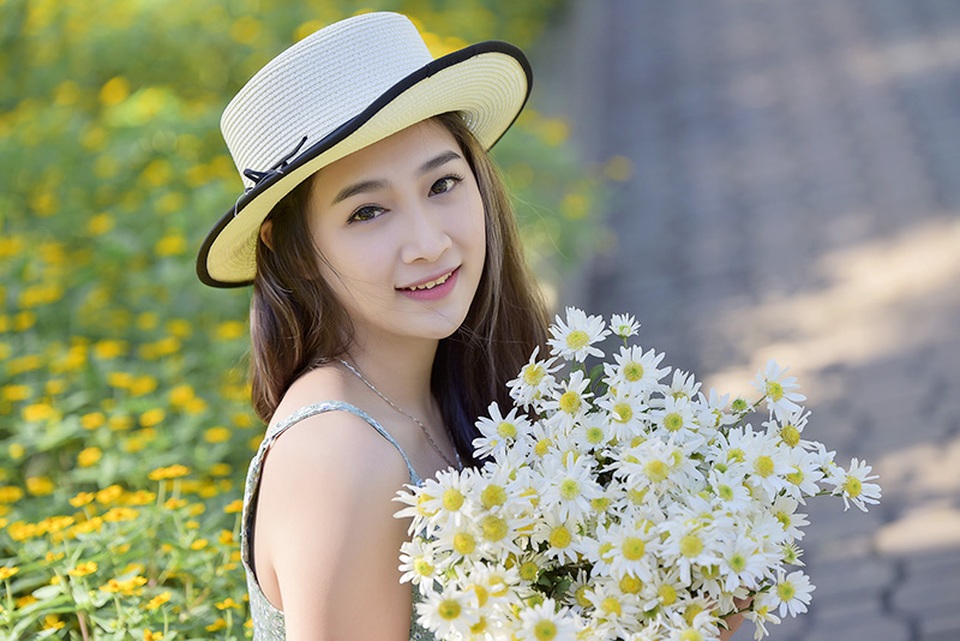 Thiếu nữ Sài thành xinh xắn ước mơ trở thành nghệ sĩ trang điểm - 10 Duy hướng tới hình mẫu một người phụ nữ tự tin và tự lập.