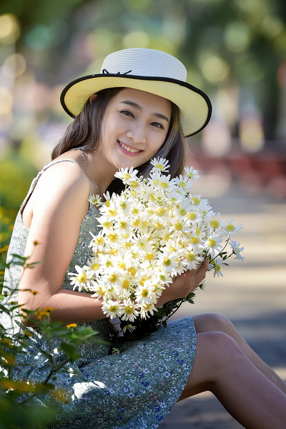 Thiếu nữ Sài thành xinh xắn ước mơ trở thành nghệ sĩ trang điểm - 1 Trần Thị Phương Duy có nick-name là Pé Ba. Cô năm nay 26 tuổi, hiện đang sống tại Sài Gòn.