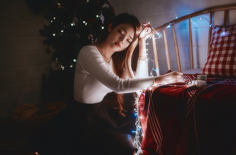 Mấy ngày vừa qua, Như Thơ về quê thăm gia đình, ai ngờ gặp ngay lũ lớn. Dù rằng nhà của Thơ ở vùng núi Phú Yên nên không bị ngập nhưng đường xá đi lại hết sức khó khăn, khiến cho Thơ không thể quay lại thành phố Hồ Chí Minh.