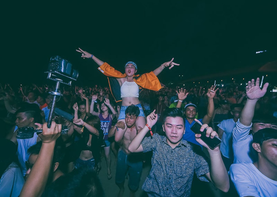 Bạn trẻ Việt ăn gì, chơi gì, tụ tập ở đâu trong năm 2016? - 11 Bạn trẻ Việt ăn gì, chơi gì, tụ tập ở đâu trong năm 2016? - 11
