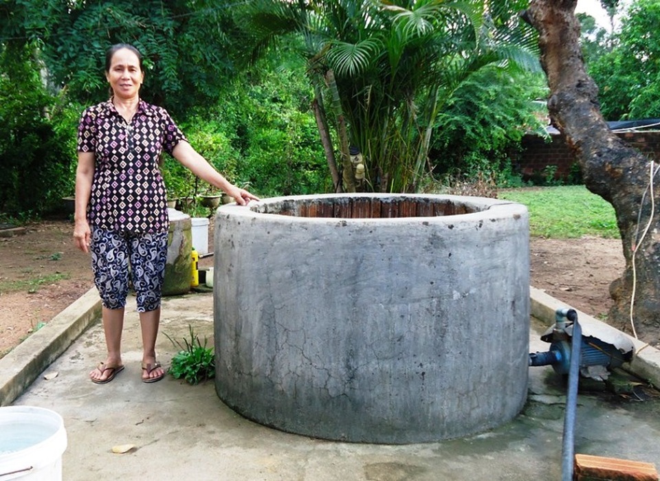Đã hơn 1 năm nay, nhiều hộ dân ở xã Nhơn Hậu (thị xã An Nhơn) vẫn chưa nhận được tiền hỗ trợ đào, khoan giếng chống hạn theo chủ trương của tỉnh Bình Định