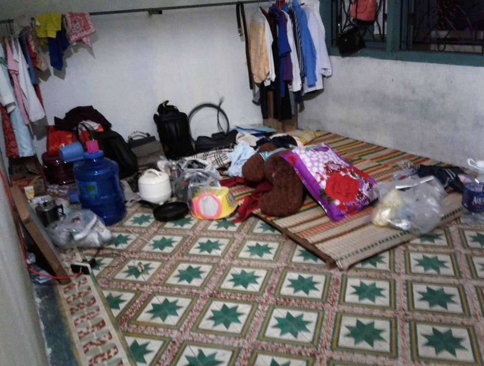 Ngáo đá cầm dao xông vào phòng trọ khống chế nữ sinh viên - 1 Hiện trường nam thanh niên ngáo đá cầm dao xông vào phòng khống chế các nữ sinh viên giữa đêm khuya