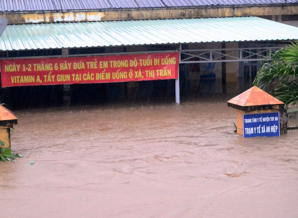 Nhiều xã ở huyện Tuy An (Phú Yên) bị ngập