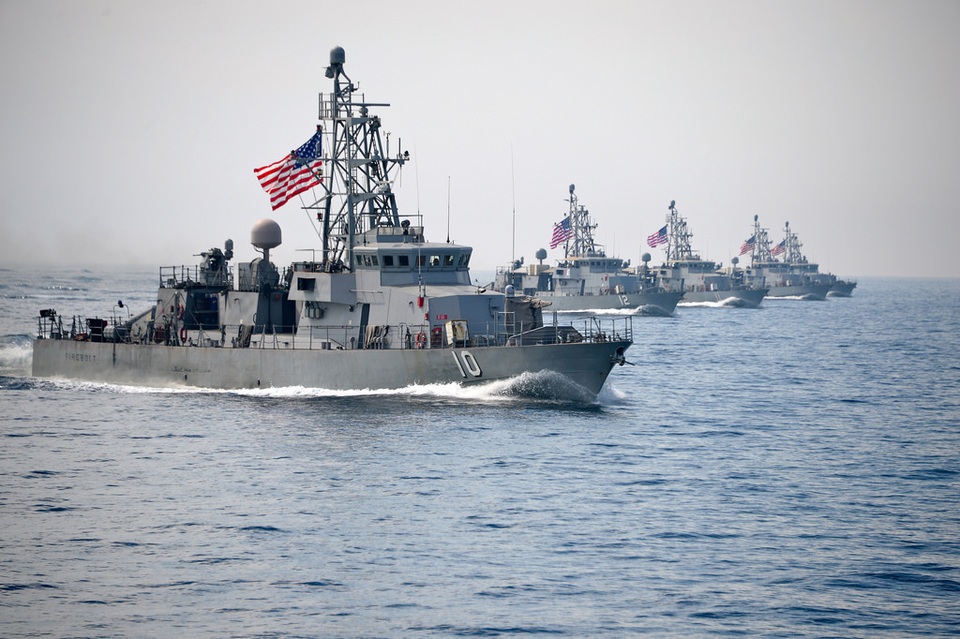 Iran áp sát “không an toàn” tàu quân sự Mỹ ở eo biển Hormuz - 1 Tàu USS Firebolt (Ảnh: Flickr)