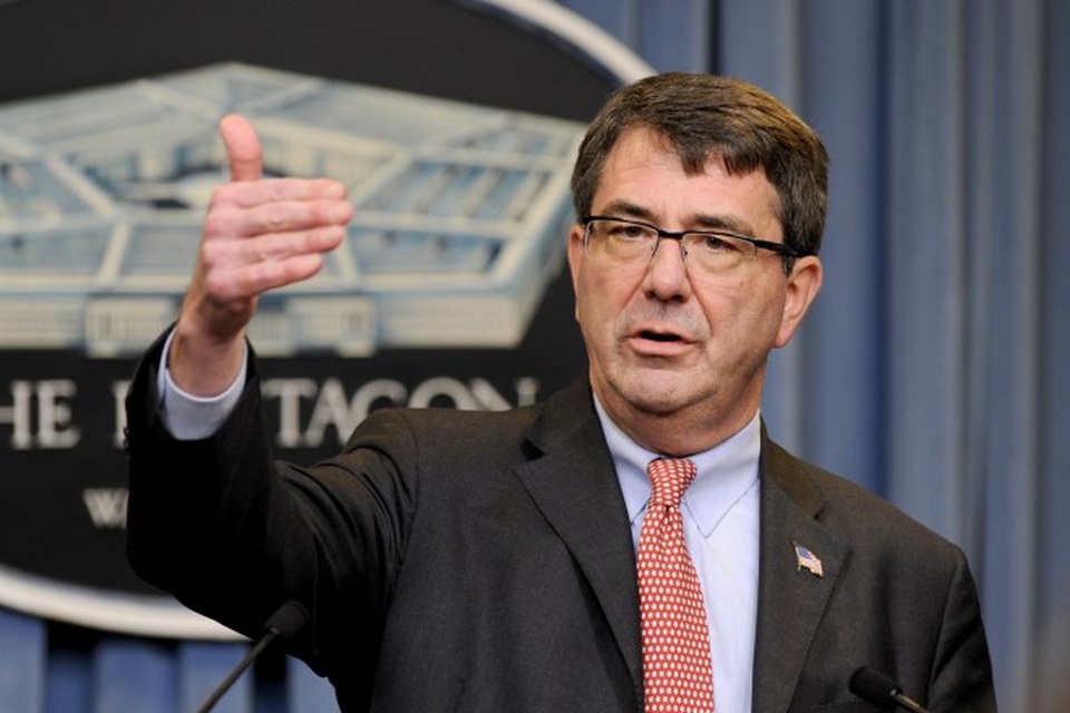 Mỹ cam kết tăng cường sức mạnh quân sự ở Châu Á - 1 Bộ trưởng Quốc phòng Mỹ Ash Carter (Ảnh: USNI)