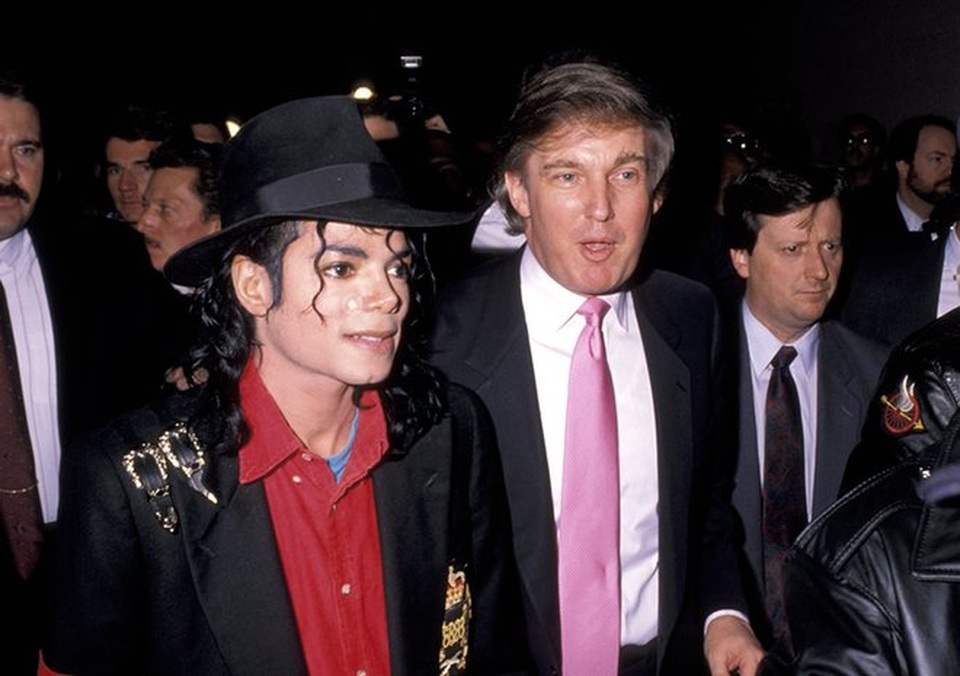 Đường tới Nhà Trắng của tỷ phú Donald Trump - 10 Ông hoàng nhạc pop Michael Jackson tới dự lễ khai trương Trump Taj Mahal của tỷ phú Trump (Ảnh: WireImage)