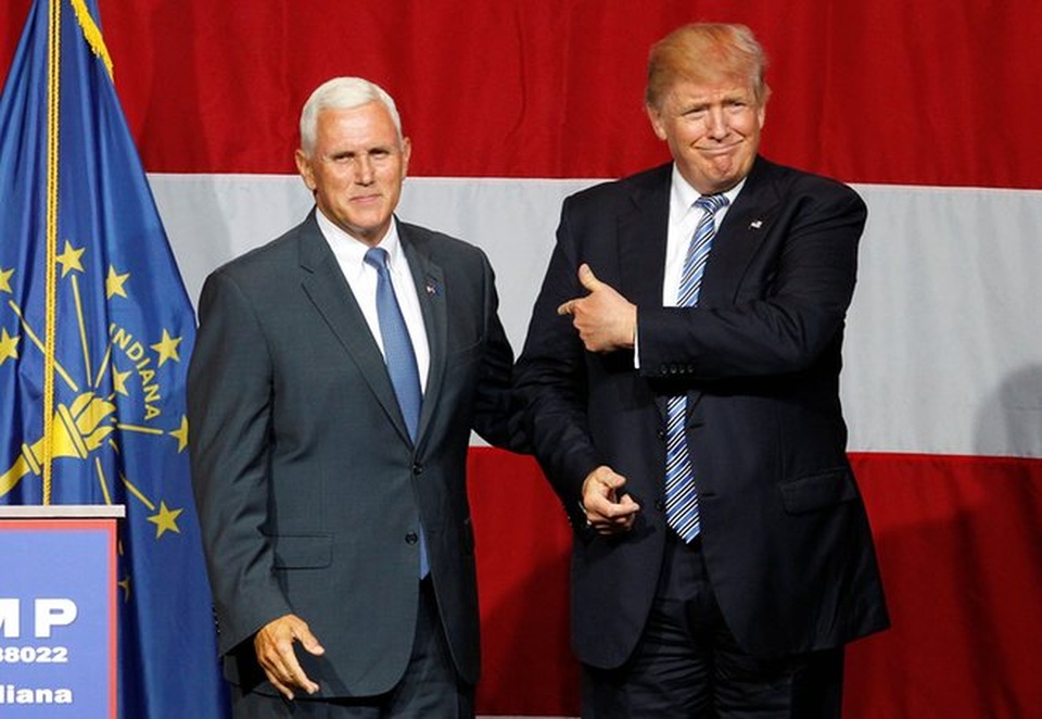 Đường tới Nhà Trắng của tỷ phú Donald Trump - 23 Ông tuyên bố chọn thống đốc bang Indiana Mike Pence làm liên danh tranh cử (Ảnh: Reuters)