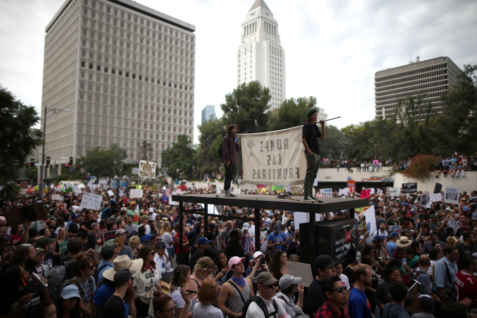 Biểu tình phản đối ông Trump đắc cử tiếp tục lan rộng tại Mỹ - 7