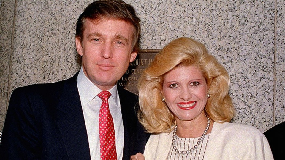 Vợ cũ ông Trump muốn chồng bổ nhiệm làm đại sứ Mỹ - 1 Ông Donald Trump và vợ cũ Ivana Trump (Ảnh: Mirror)