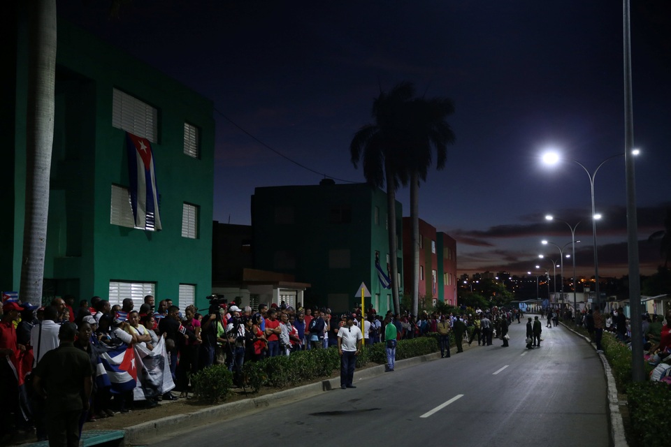 
Đối với nhiều thế hệ người dân Cuba, lãnh tụ Fidel Castro đã trở thành tượng đài bất tử trong lòng họ. Người dân Cuba luôn ghi nhớ công lao to lớn của lãnh tụ Fidel Castro trong công cuộc đưa Cuba trở thành quốc gia độc lập, tự do và phát triển như ngày nay.
