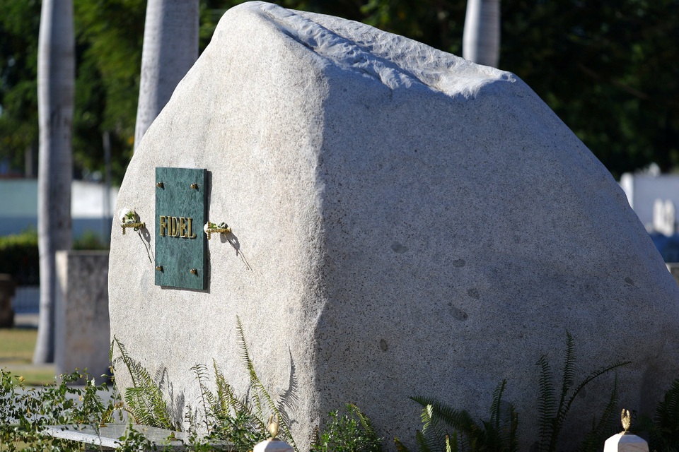 Ngôi mộ đá giản dị của lãnh tụ Cuba Fidel Castro - 9