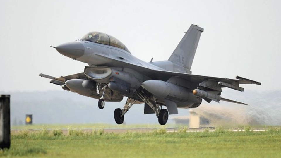 Hàn Quốc trang bị vũ khí thông minh cho chiến đấu cơ F-16 - 1
Mẫu máy bay KF-16 của Không quân Hàn Quốc. (Ảnh: PA)