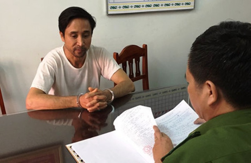 Lừa đảo, chiếm đoạt hàng chục tỷ đồng rồi bỏ trốn - 1 Đối tượng Nguyễn Văn Bảy tại cơ quan công an (Ảnh: Trần Tuấn)
