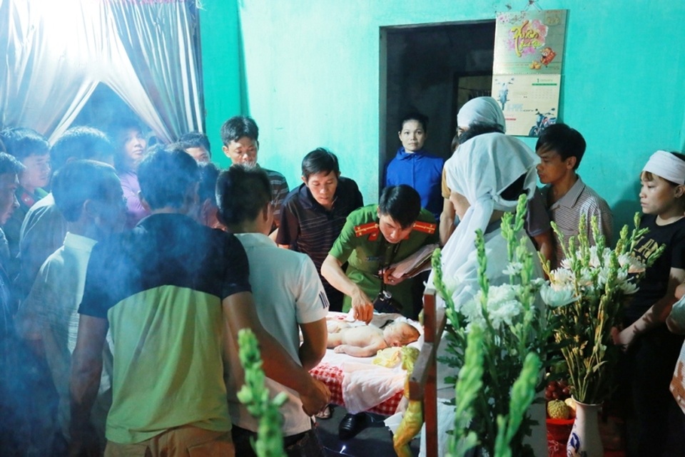 Vụ sản phụ chết bất thường ở Quảng Bình: Cháu bé cũng đã tử vong - 1 Sau hơn 2 ngày được đội ngũ các y bác sĩ chăm sóc tích cực nhưng do sức khoẻ quá yếu nên cháu bé đã tử vong tại Bệnh viện Hữu nghị Việt Nam - Cu Ba Đồng Hới