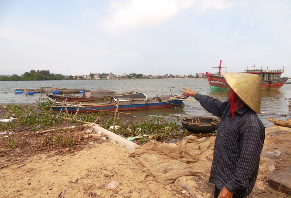 Vụ cá chết hàng loạt: "Cá chết hết rồi, lấy tiền đâu cho con đi học!" - 3 Đã có hơn 60 hộ dân có cá bị chết, trong đó có 5 hộ thiệt hại hoàn toàn.