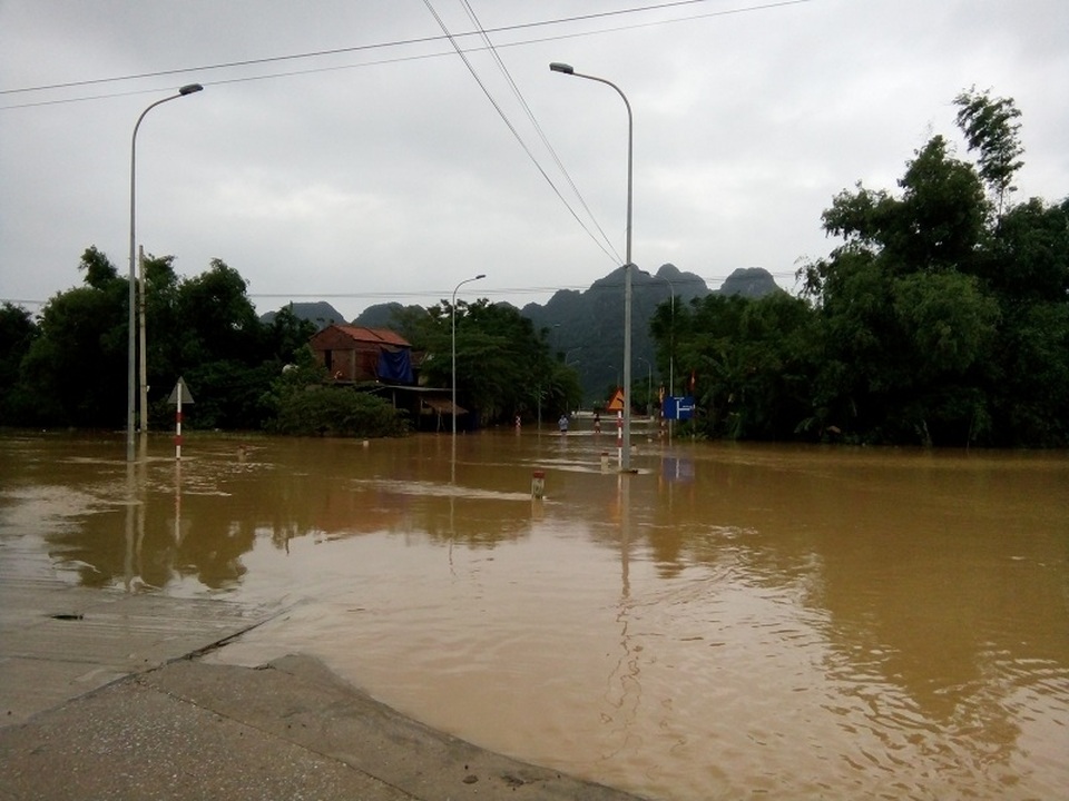 Hình ảnh nhiều làng mạc ở Quảng Bình chìm trong nước lũ - 5