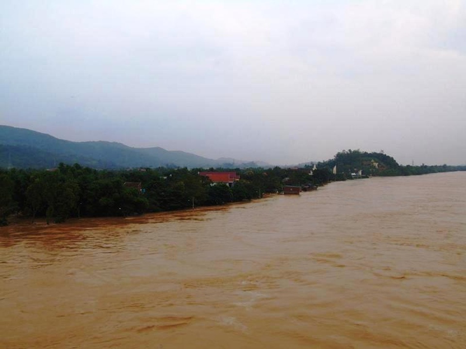 Những hình ảnh buốt lòng từ "tâm lũ" - 15 Những hình ảnh buốt lòng từ "tâm lũ" - 15