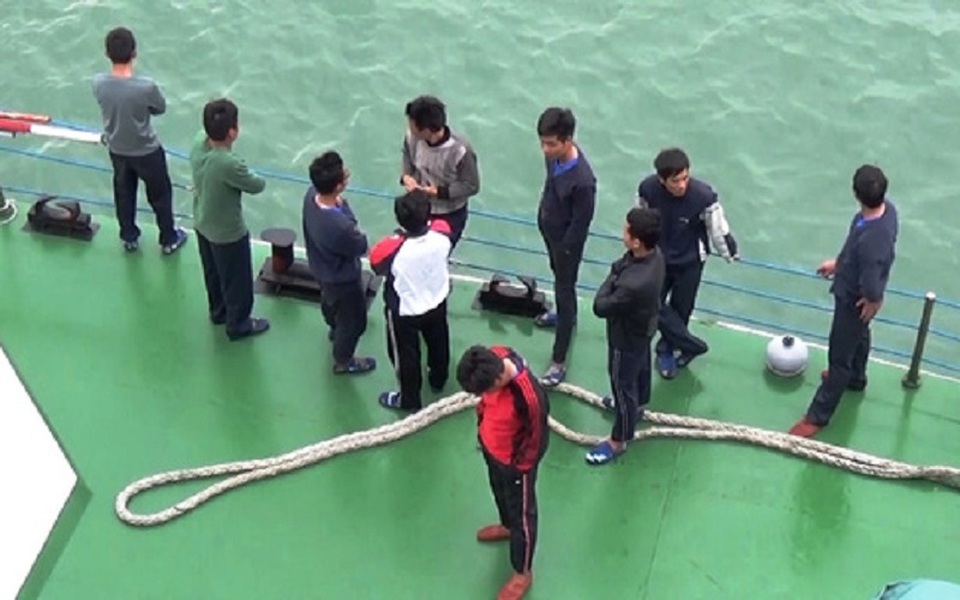 Quảng Bình: Cứu thành công 11 thuyền viên tàu chở gạo bị chìm trên biển - 1 Lực lượng tìm kiếm đã ứng cứu và đưa tất cả 11 thuyền viên gặp nạn vào bờ an toàn. (Ảnh L.T)