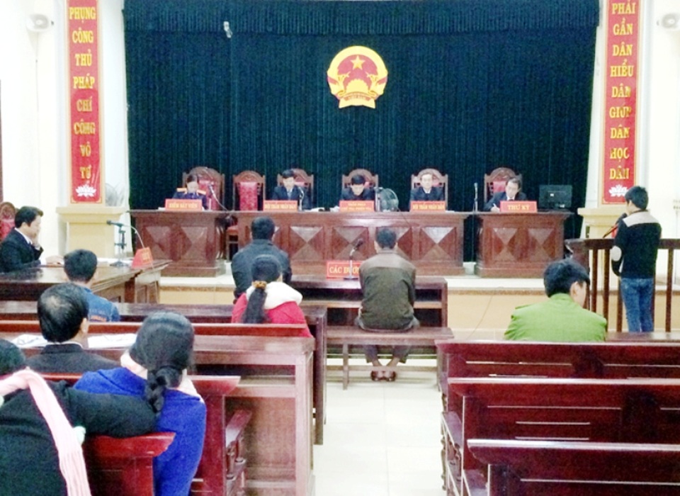 Giết người chỉ vì mâu thuẫn trên mạng xã hội facebook - 1 Toàn cảnh phiên toà xét xử bị cáo Đinh Phú Quang (Ảnh: C.H)