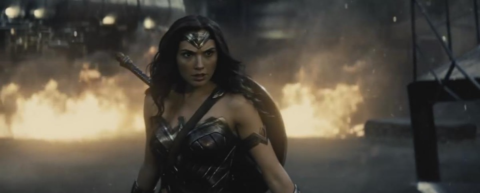 Nữ diễn viên của “Fast & Furious” - Gal Gadot - đã có sự xuất hiện khởi đầu trong vai Wonder Woman ở “Batman v Superman” (2016), Galdot nhận được nhiều sự khen ngợi vì diễn xuất ấn tượng. Wonder Woman sẽ là nhân vật nữ siêu anh hùng đầu tiên trong tuyến các nhân vật siêu anh hùng của Marvel và DC có được một bộ phim của riêng mình kể từ sau “Elektra” (2005).