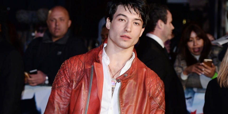 Nam diễn viên Ezra Miller sẽ vào vai Tia Chớp The Flash. Phim ra mắt ngày 23/3/2018. 