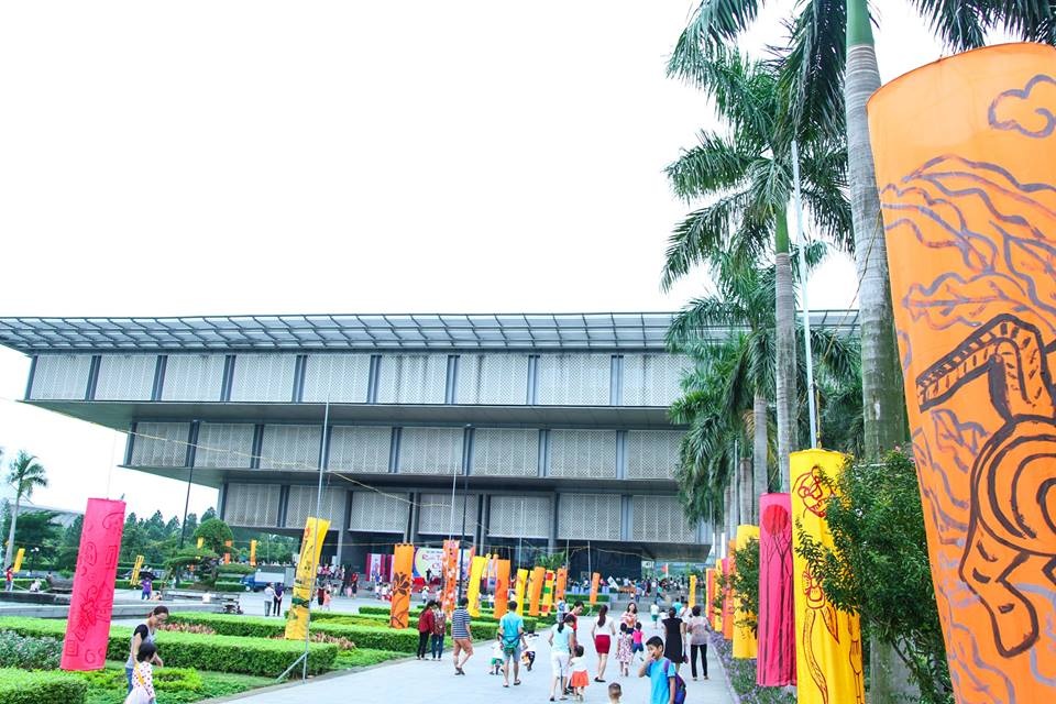 Tìm lại tuổi thơ qua lễ hội “Rước trăng chơi phố 2016” - 1