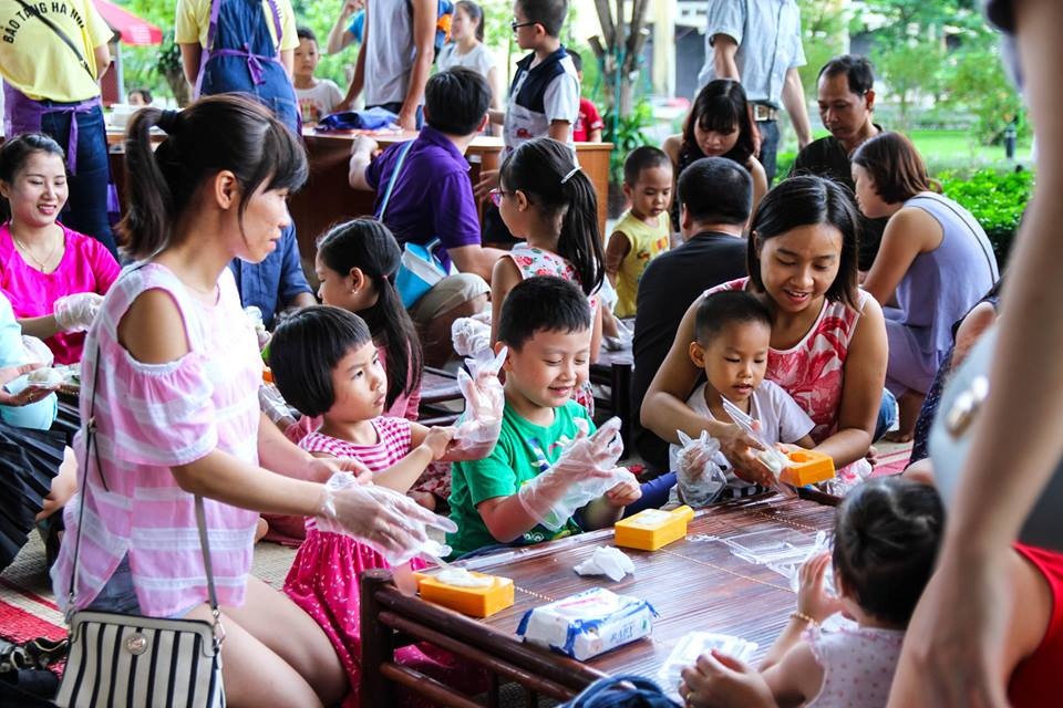 Tìm lại tuổi thơ qua lễ hội “Rước trăng chơi phố 2016” - 7