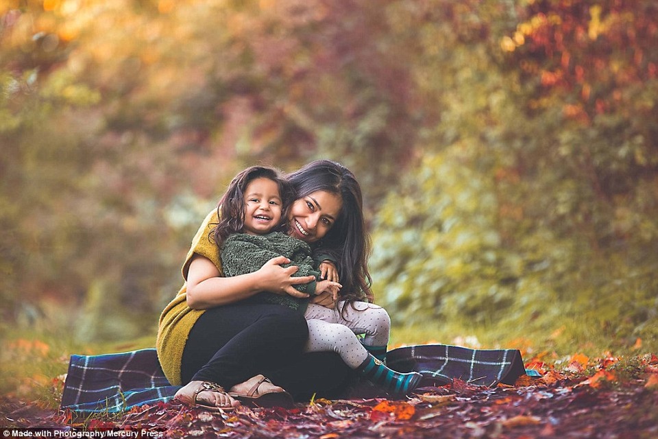 Giờ đây, chị Sujarta Setia đang cố gắng tìm hiểu về con gái thật nhiều để hai mẹ con có thể yêu thương, thấu hiểu nhau, bù đắp cho nhau sau những năm tháng khó khăn.