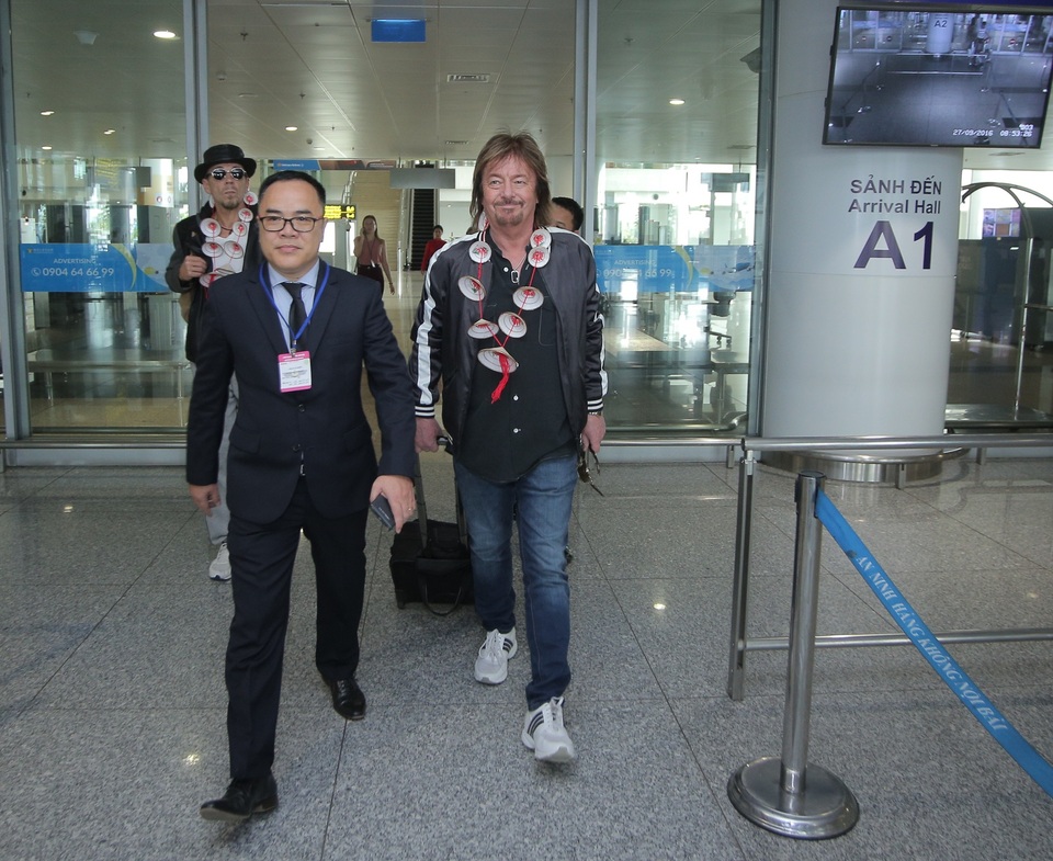 Danh ca Chris Norman đã đến Việt Nam - 5