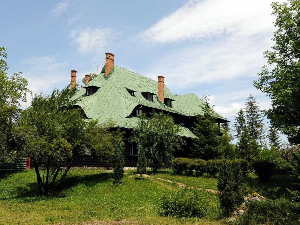 Đây là căn nhà nhỏ được xây riêng dành cho công chúa Ileana - một trong những chủ nhân cuối cùng của tòa lâu đài Bran. Ngôi nhà kín đáo này là một công trình mở rộng để làm chốn lui tới dành riêng cho công chúa Ileana.