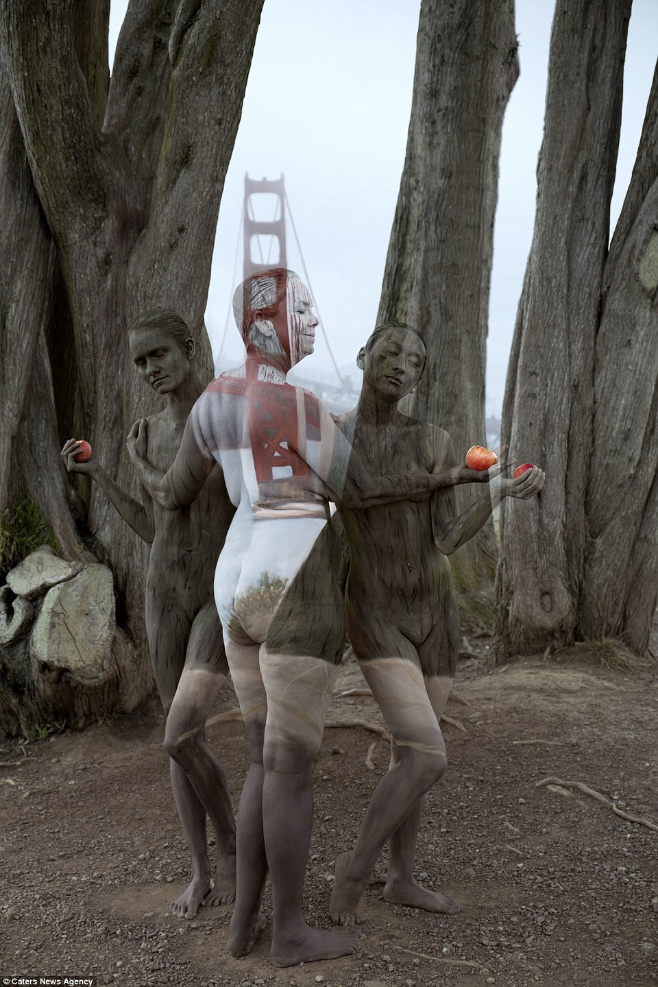 Choáng ngợp trước nghệ thuật “body-painting” tàng hình - 16 Quang cảnh gần cầu Cổng Vàng ở San Francisco, California, Mỹ.