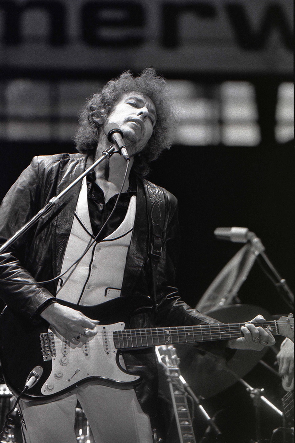 Bob Dylan “không buồn quan tâm” tới giải Nobel Văn học - 5 Bob Dylan “không buồn quan tâm” tới giải Nobel Văn học - 5
