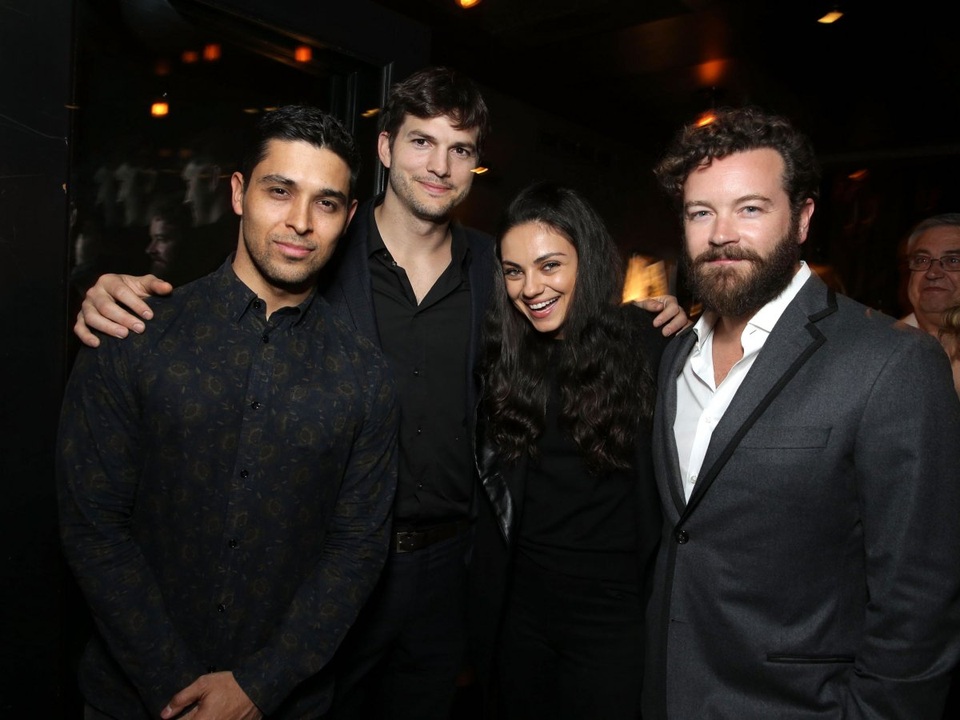 Với chiều cao 1m62, nữ diễn viên “Thiên nga đen” Mila Kunis thấp hơn nhiều so với chồng - nam diễn viên Ashton Kutcher (1m88).