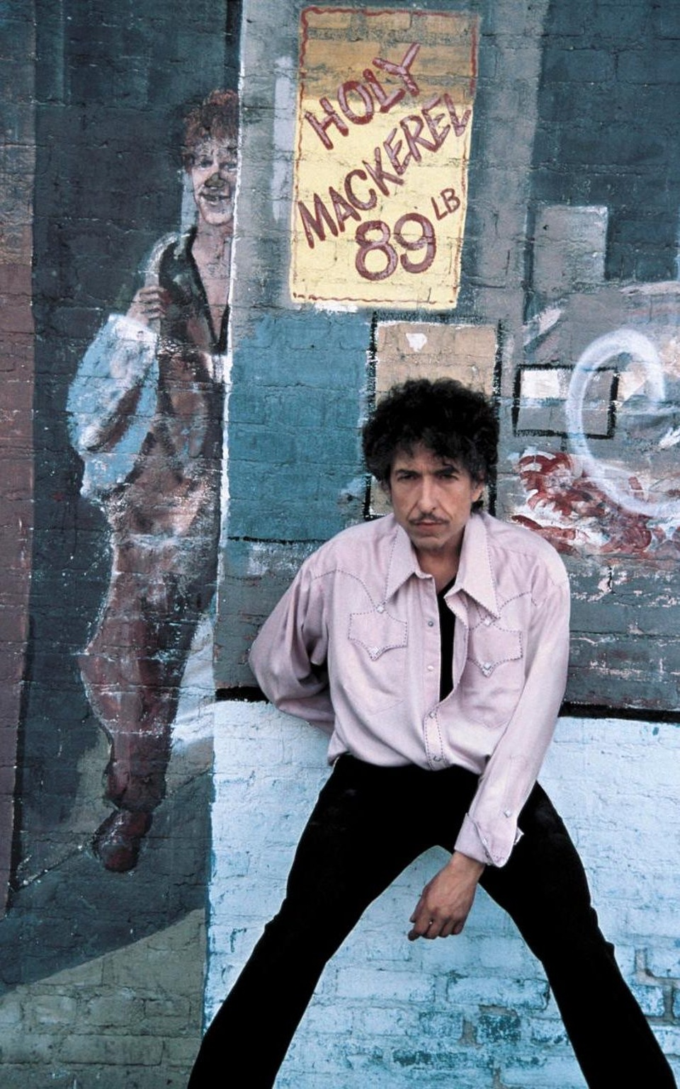 Lần đầu tiên Bob Dylan lên tiếng về giải Nobel Văn học - 6 Trong tuần tới, một triển lãm trưng bày tranh màu nước và màu acrylic của Bob Dylan sẽ được mở ra tại London (Anh). “Mượn cớ” phỏng vấn về triển lãm này, phóng viên của tờ Telegraph (Anh) đã có được những phát ngôn đầu tiên của Bob Dylan về giải Nobel Văn học 2016.