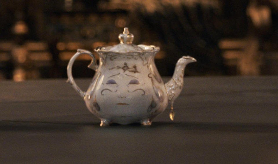 
Cô bình trà Mrs. Potts trong phiên bản hoạt hình “live-action”.
