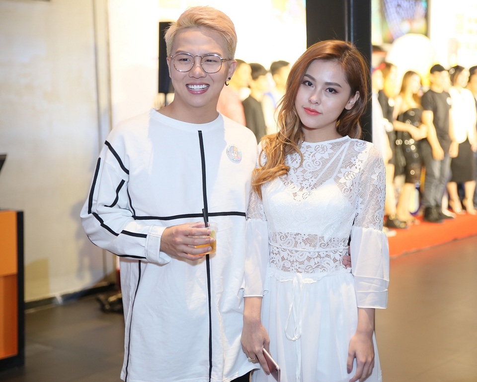 Hot face Thiên Ân cũng góp mặt trong buổi khai mạc