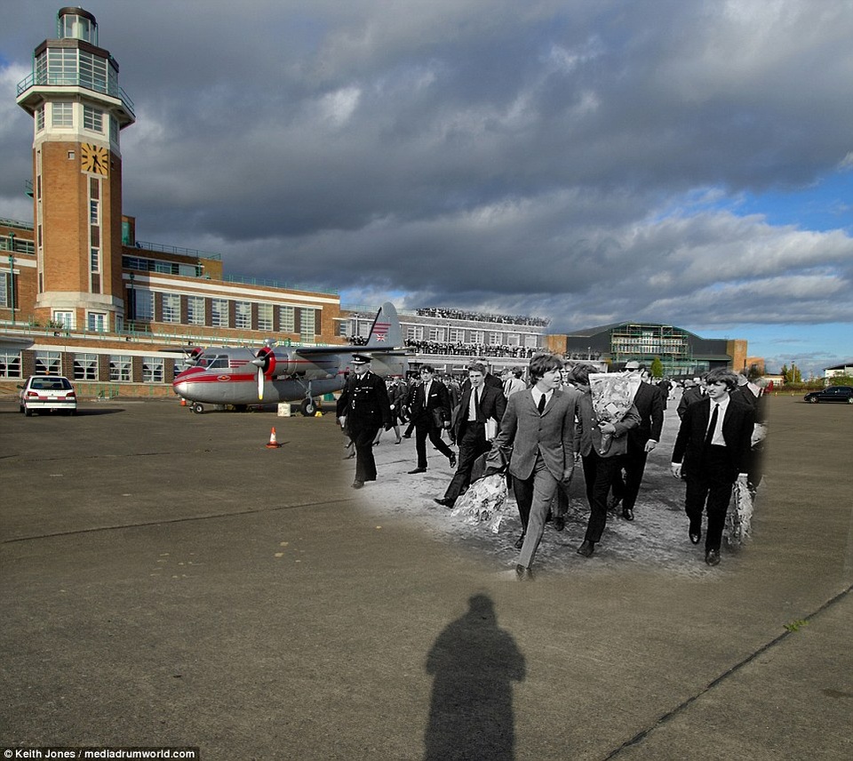 Sân bay Speke ở Liverpool trong một lần đón The Beatles đi lưu diễn trở về hồi năm 1964. Rất đông fan hâm mộ trung thành ở thành phố quê nhà đã ra sân bay đón các chàng trai.
