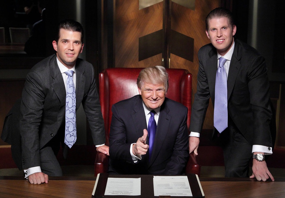 Ông Donald Trump đã từng xuất hiện trong phim “Ở nhà một mình” - 1 Chương trình truyền hình thực tế “The Apprentice” (Người học việc, lên sóng từ 2004-nay)