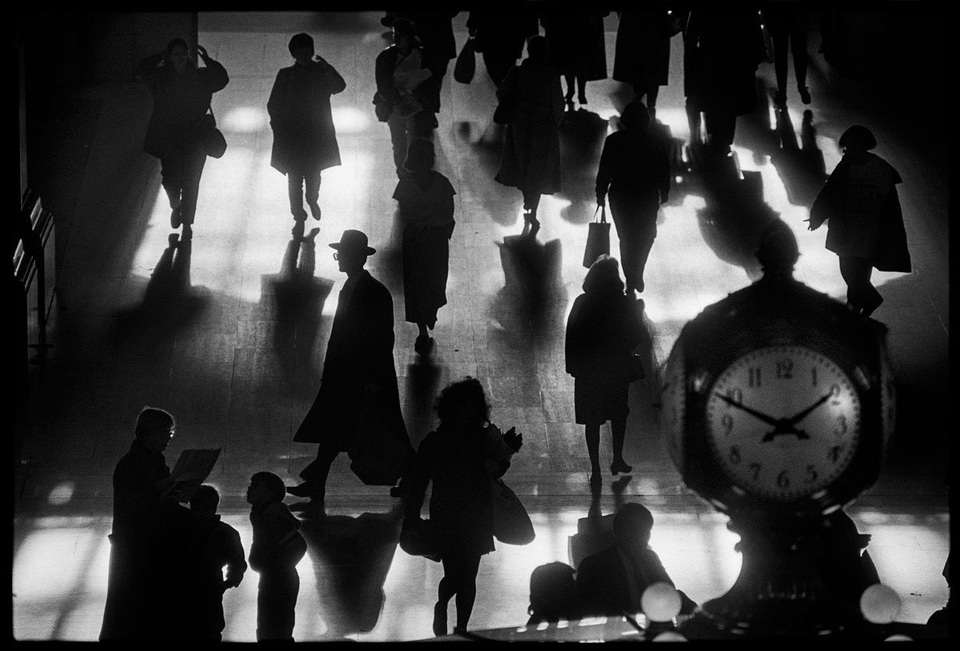 Điện thoại thông minh đã phá hỏng nhiếp ảnh đường phố? - 14 “Nhà ga Grand Central Terminal” (1990)