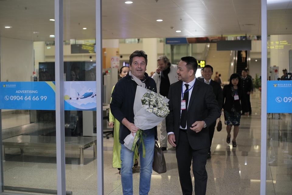 Thomas Anders đến Hà Nội trong sáng sớm mùa đông - 2