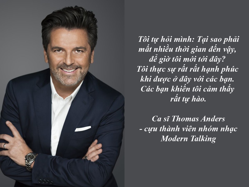 Nhiều nghệ sĩ chia sẻ niềm tiếc thương về NSƯT Quang Lý - 7 Đêm nhạc Modern Talking: Khán phòng bùng cháy, khán giả bỏ quên ghế ngồi - Đơn giản bởi sự cuồng nhiệt và sôi động mà Modern Talking đưa tới đã khiến khán giả không thể ngồi yên trên ghế. Nhiều khán giả thậm chí đã… bỏ cả ghế để chạy lại khu vực trước sân khấu, cùng hòa vào “tâm điểm sôi động” ở đây.