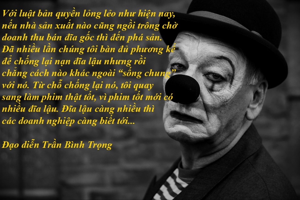 Nghịch lý hài Tết: càng nhiều đĩa lậu, càng “hốt” doanh thu - Khoảng 3 năm về trước, mỗi khi hoàn thành xong một đĩa hài Tết là các nhà sản xuất lại phải “lao tâm khổ tứ” lo giữ bản quyền để tránh bị nạn đĩa lậu “cướp trắng”. Tuy nhiên, 3 năm trở lại đây, “thế sự” đã hoàn toàn thay đổi. Càng có nhiều đĩa lậu in sao, các nhà sản xuất lại càng “hốt” được nhiều doanh thu từ nhà tài trợ.